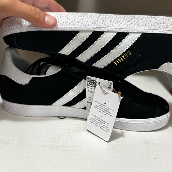 Adidas Gazelle Black with White Stripes - Picture 1 of 2